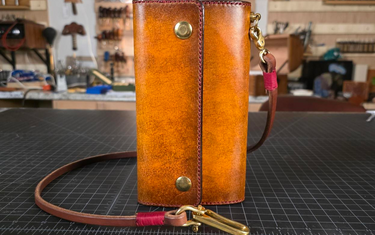 How to Get That "Antique" Look While Dyeing Leather