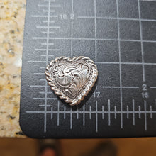 Load image into Gallery viewer, (76) Rope Edge Engraved Heart 1 &quot;
